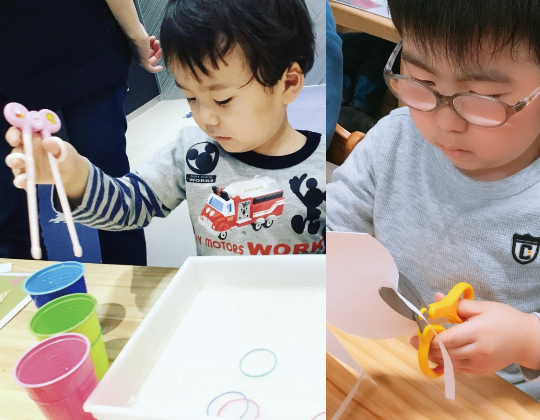 道具の練習をする子供